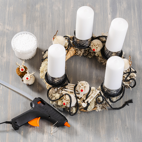 Schritt 4: Adventskranz mit Metallakzenten