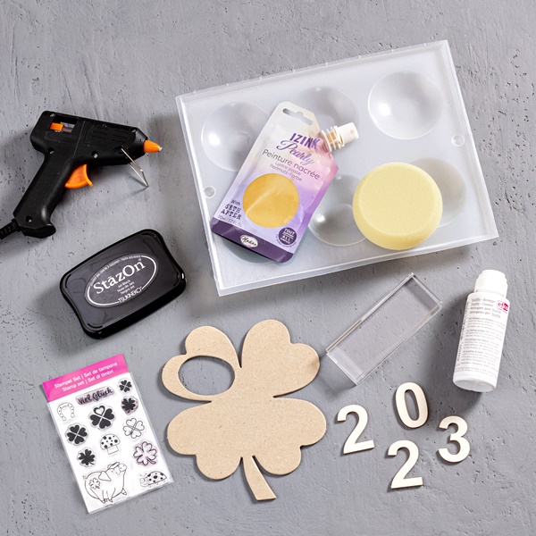 Material und Ergebnis: Silvester-Flaschenkarte